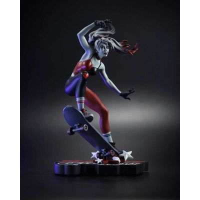 DC Direct statuette 1/10 Harley Quinn: Red, White & Black Harley Quinn by Ivan Tao 20 cm