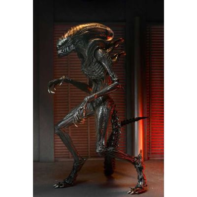 Alien: Romulus figurine Ultimate Scorched Xenomorph 18 cm