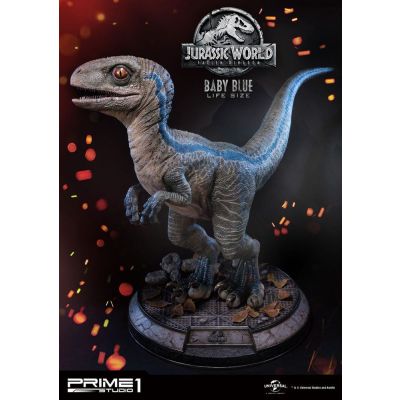 Jurassic World: Fallen Kingdom statuette 1/1 Baby Blue 69 cm