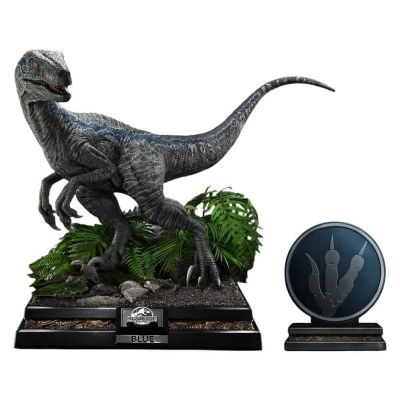 Jurassic World: Fallen Kingdom (Film) statuette Legacy Museum Collection 1/2 Blue Bonus Version 88 cm