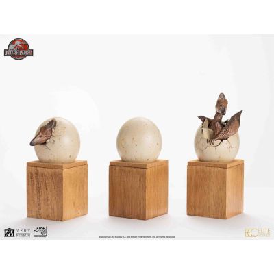 Jurassic Park III ECC Elite Creature Line statuette Hatching Pterosaur 16 cm